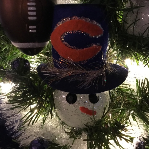 NEW, 25 inch,CHICAGO BEARS TABLE TOP CHRISTMAS TREE. - Picture 3 of 5